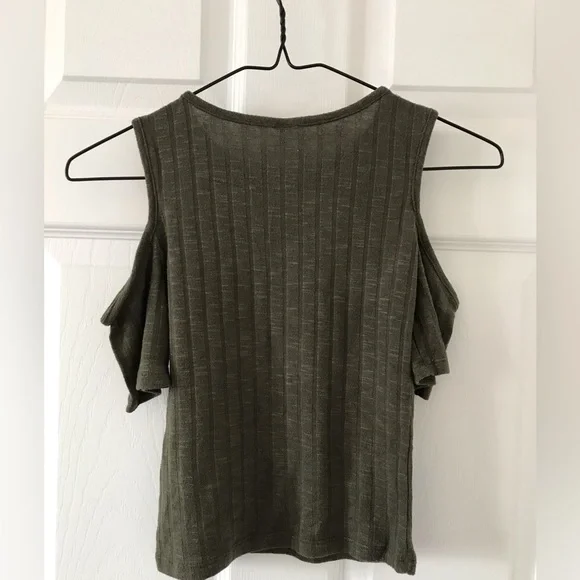 Cold Shoulder Top - Picture 2 of 4